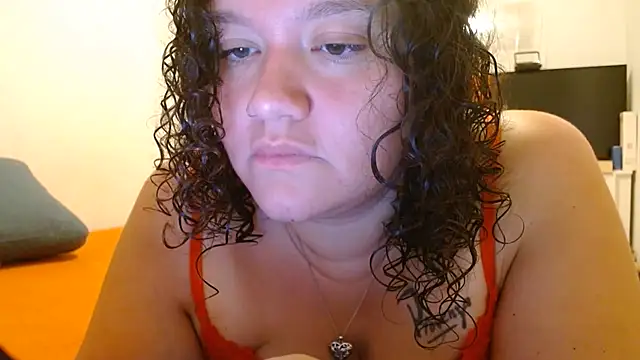 Snapshot of HeidiSanabria chatting on 07.22.26 HeidiSanabria online show from 07.22.26