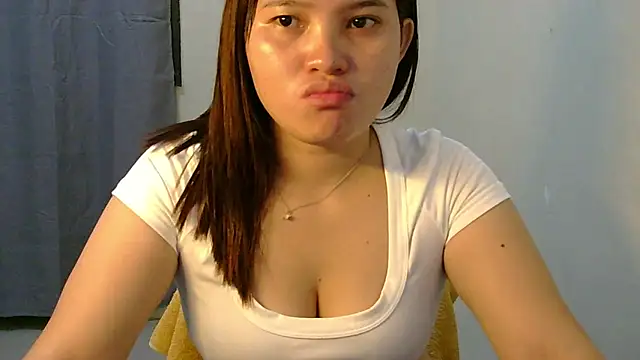 Snapshot of Fhwilloughbyxx chatting on 07.23.26 Fhwilloughbyxx online show from 07.23.26