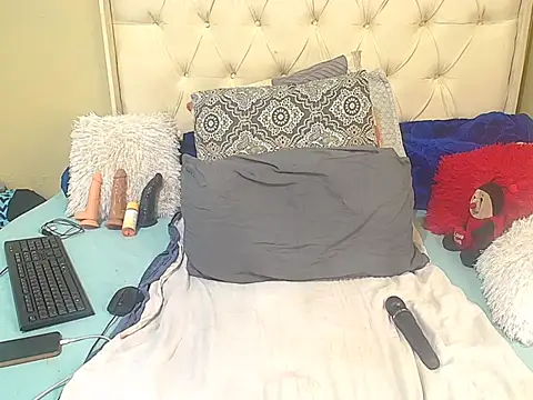 Snapshot of NoviaveeXXX chatting on 06.30.26 NoviaveeXXX online show from 06.30.26