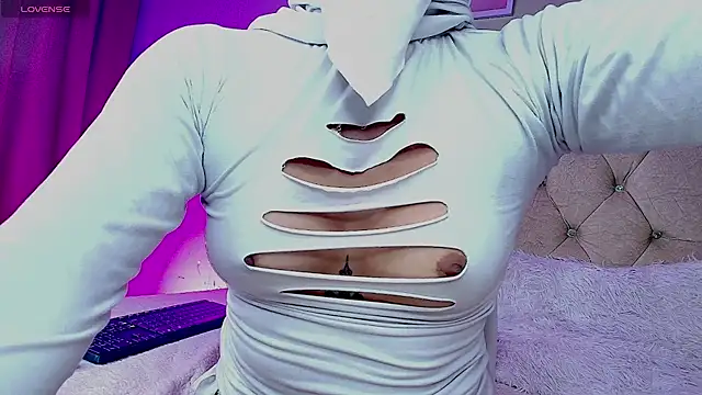 Pinkie Amour online show from 07.19.26