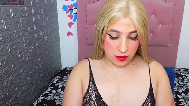 roxxy pink  online show from 06.28.26
