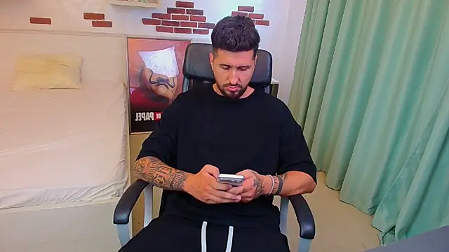 Snapshot of LoganStroud chatting on 07.16.26 LoganStroud online show from 07.16.26