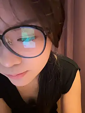 Snapshot of yanzi520 chatting on 07.13.26 yanzi520 online show from 07.13.26