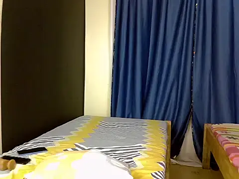 Petitesin online show from 07.04.26