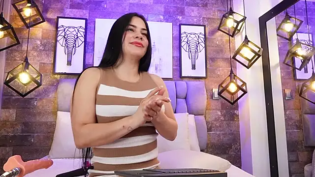 Snapshot of Miss_Isabeella chatting on 07.11.26 Miss Isabeella online show from 07.11.26