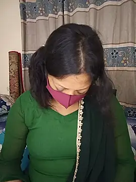 Snapshot of Cute_Ishita103 chatting on 07.25.26 Cute Ishita103 online show from 07.25.26