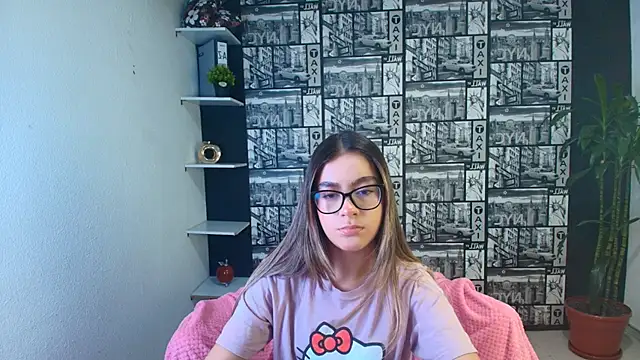 Snapshot of mia_desiring chatting on 07.24.26 mia desiring online show from 07.24.26