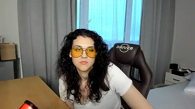 Avelinatt online show from 07.21.26