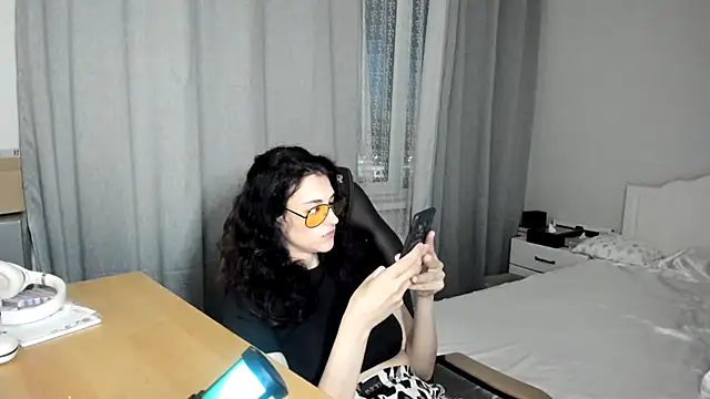 Avelinatt online show from 07.24.26