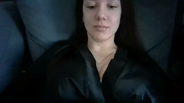 Snapshot of Nivella chatting on 06.23.26 Nivella online show from 06.23.26