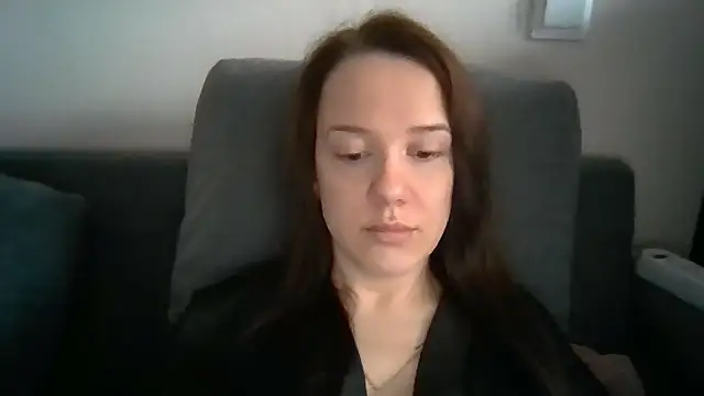 Snapshot of Nivella chatting on 06.30.26 Nivella online show from 06.30.26