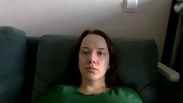 Snapshot of Nivella chatting on 07.04.26 Nivella online show from 07.04.26