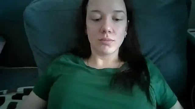 Snapshot of Nivella chatting on 07.05.26 Nivella online show from 07.05.26