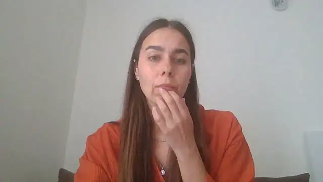 Snapshot of Vanelleda chatting on 06.22.26 Vanelleda online show from 06.22.26
