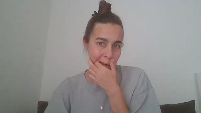 Snapshot of Vanelleda chatting on 07.08.26 Vanelleda online show from 07.08.26