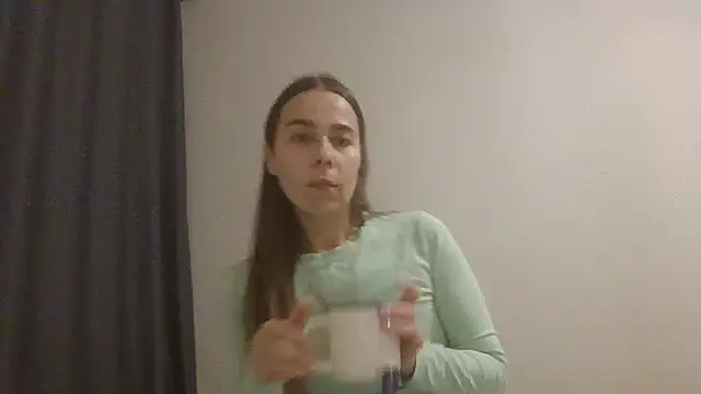 Snapshot of Vanelleda chatting on 07.14.26 Vanelleda online show from 07.14.26