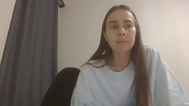 Snapshot of Vanelleda chatting on 07.17.26 Vanelleda online show from 07.17.26