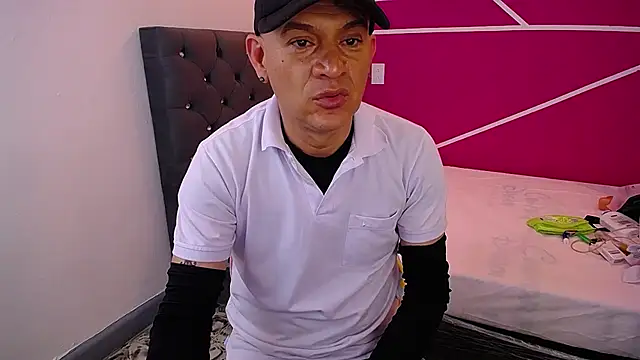 Cesirry  online show from 06.30.26