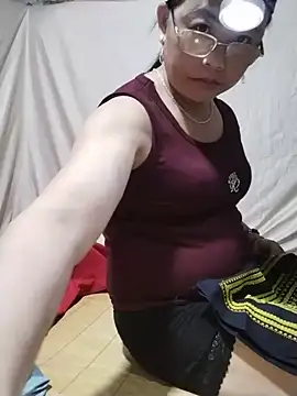 Snapshot of whatmes chatting on 08.02.26 whatmes online show from 08.02.26
