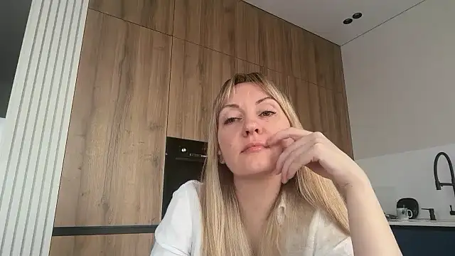 Dorielle online show from 07.06.26