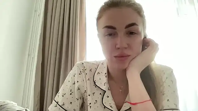 Snapshot of Corinnebi chatting on 08.01.26 Corinnebi online show from 08.01.26