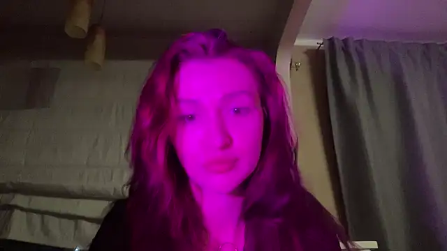 Snapshot of Nolenne chatting on 06.27.26 Nolenne online show from 06.27.26