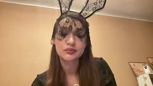Snapshot of Nolenne chatting on 07.26.26 Nolenne online show from 07.26.26