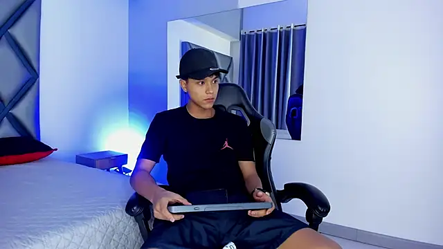 sebastiann 04 online show from 06.27.26