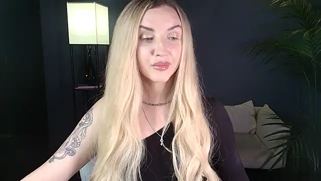 Snapshot of Mi1a_ chatting on 07.15.26 Mi1a online show from 07.15.26