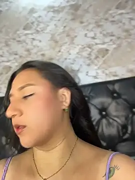 Snapshot of Lau_Dreamgirl chatting on 06.26.26 Lau Dreamgirl online show from 06.26.26