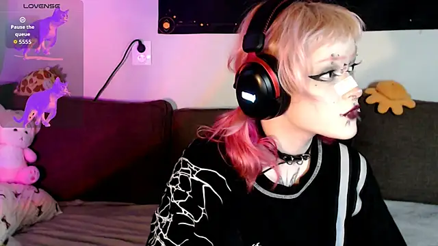 Snapshot of meow_nicole chatting on 07.05.26 meow nicole online show from 07.05.26