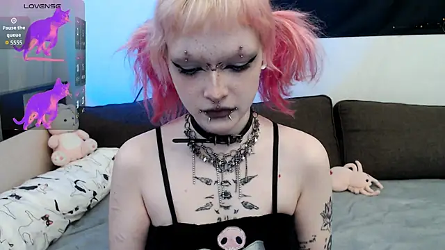 Snapshot of meow_nicole chatting on 07.21.26 meow nicole online show from 07.21.26