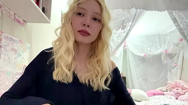 LinaFloww online show from 07.11.26