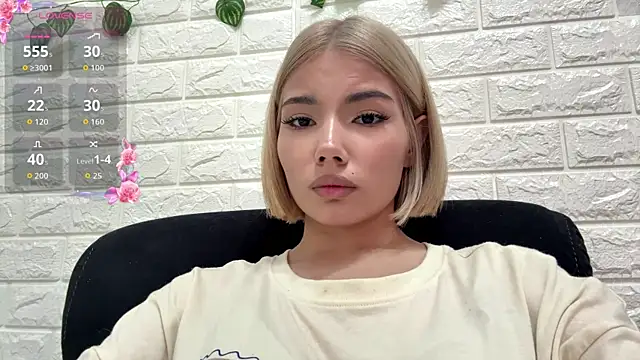 Snapshot of HolliMalory chatting on 07.22.26 HolliMalory online show from 07.22.26