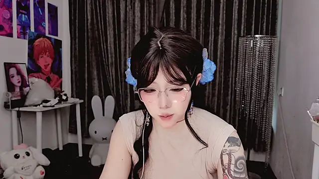 Snapshot of shine33-shuang chatting on 07.04.26 shine33-shuang online show from 07.04.26