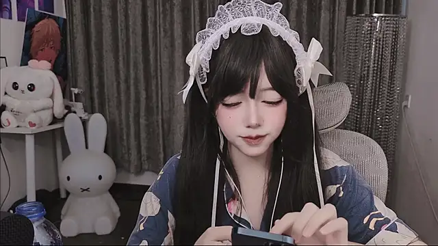 Snapshot of shine33-shuang chatting on 07.17.26 shine33-shuang online show from 07.17.26