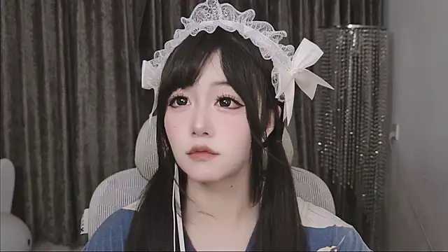 Snapshot of shine33-shuang chatting on 07.18.26 shine33-shuang online show from 07.18.26
