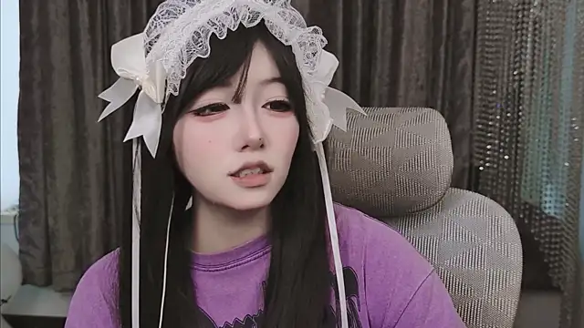Snapshot of shine33-shuang chatting on 07.30.26 shine33-shuang online show from 07.30.26