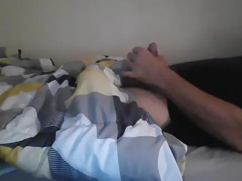 Snapshot of a5ar5rooooov chatting on 11.16.25 a5ar5rooooov online show from 11.16.25