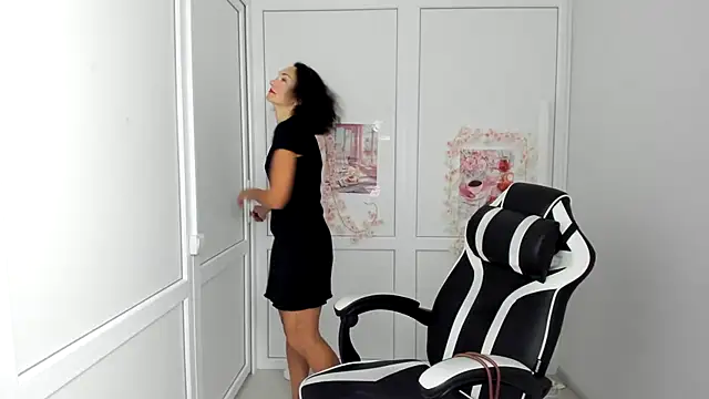 OliviaKateee online show from 07.03.26