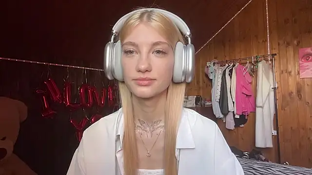 Snapshot of GlyndaMccannon chatting on 06.23.26 GlyndaMccannon online show from 06.23.26