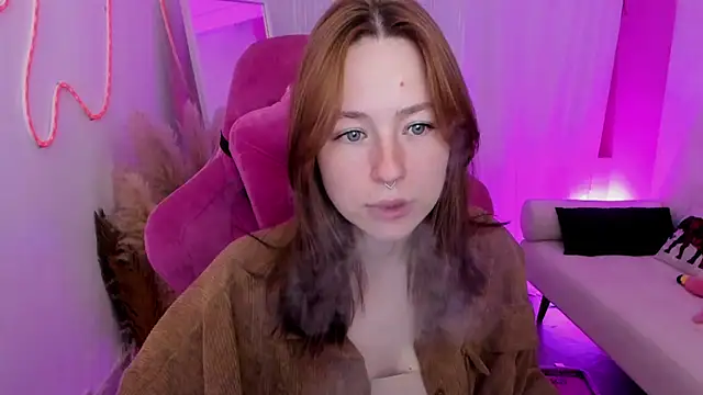Snapshot of DamnWitchh chatting on 06.29.26 DamnWitchh online show from 06.29.26