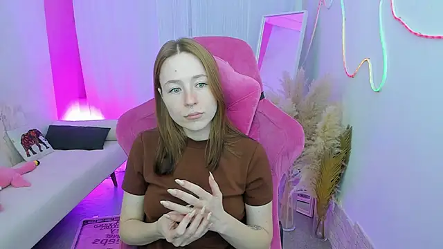 Snapshot of DamnWitchh chatting on 06.30.26 DamnWitchh online show from 06.30.26