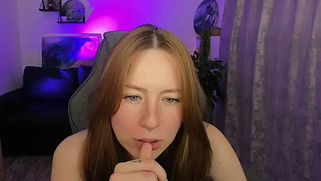 Snapshot of DamnWitchh chatting on 07.06.26 DamnWitchh online show from 07.06.26