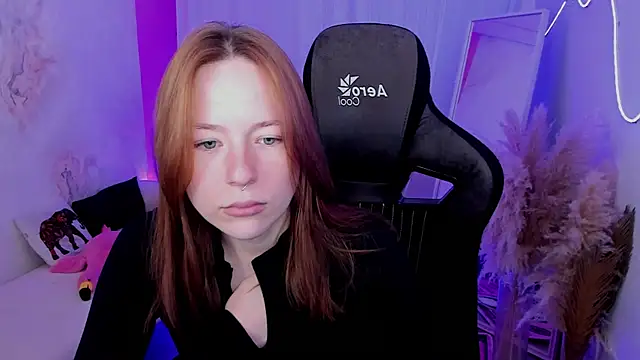 Snapshot of DamnWitchh chatting on 07.17.26 DamnWitchh online show from 07.17.26