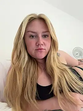 Snapshot of Scarlett-Knight chatting on 07.19.26 Scarlett-Knight online show from 07.19.26