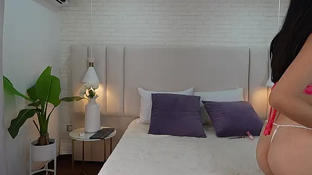 SilviaLugo online show from 07.06.26