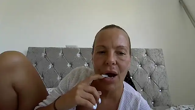 Snapshot of FrankyEssex chatting on 07.20.26 FrankyEssex online show from 07.20.26