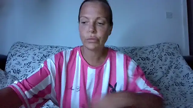 Snapshot of FrankyEssex chatting on 07.23.26 FrankyEssex online show from 07.23.26