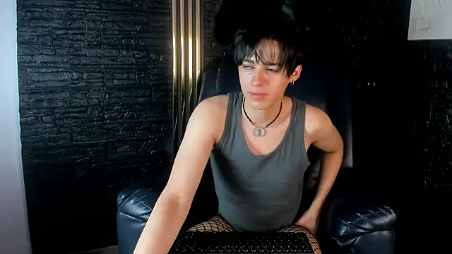 Snapshot of fox_white_ chatting on 07.24.26 fox white online show from 07.24.26